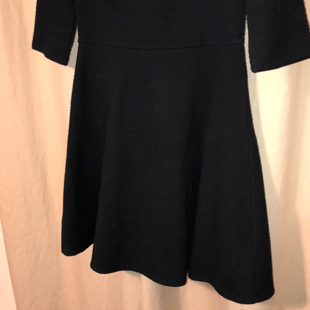*BNWT* black dress w/ flared bottom. Waist accent - Picture 4 of 9